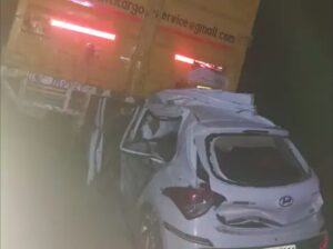 वृंदावन जा रहे परिवार की कार को टक्कर, एक की मौत, दो गंभीर घायल