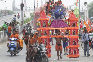 गुरुग्राम में कांवड़ियों के लिए हाईवे बना ‘विशेष पथ’, पुलिस ने संभाली कमान