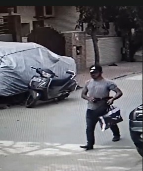 गुरुग्राम में दिनदहाड़े सेंध, क्या पहले से कर रहे थे रेकी?