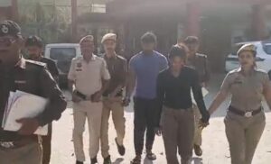 ब्लड सैंपल लेने गया लैब कर्मचारी फंसा हनी ट्रैप में, महिला ने साथियों संग बनाया न्यूड वीडियो