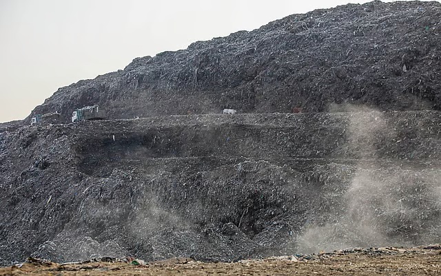 बंधवाड़ी में 17 लाख टन पुराने कचरे का ढेर, ताजा कचरे के निपटान के टेंडर तीन बार फेल