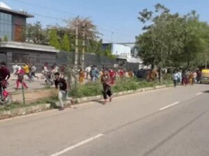 मानेसर में अचानक बवाल… हजारों कर्मचारी सड़कों पर, फिर क्या हुआ?