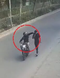 चलते-चलते फोन पर बात करना पड़ा भारी… Gurugram में फिर हुई बड़ी वारदात