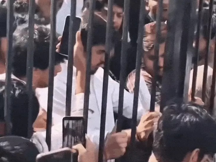 K.R. Mangalam University में फाइन का खेल? छात्रों का बड़ा खुलासा, मामला अब कोर्ट तक पहुंचा