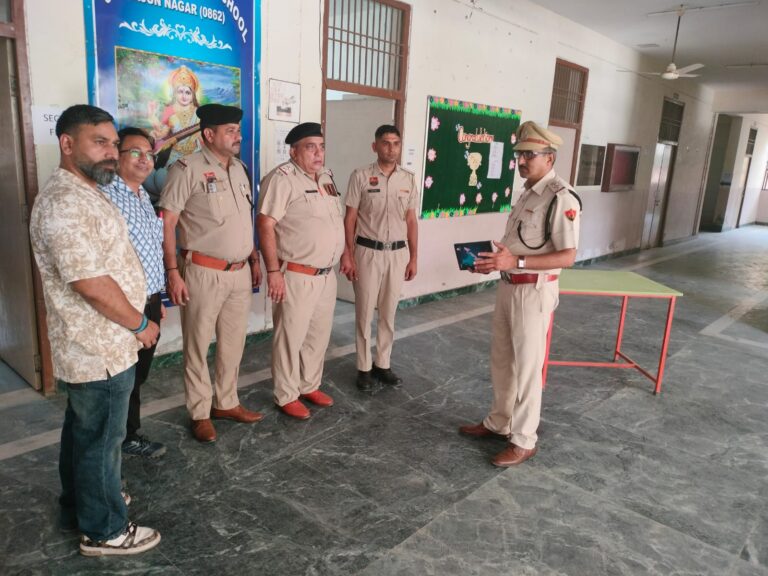 NEET परीक्षा से पहले गुरुग्राम में अचानक बढ़ी पुलिस तैनाती… क्या है वजह?