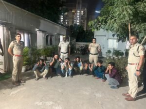 पार्क, पार्किंग या सड़क किनारे शराब पीना पड़ेगा भारी?
