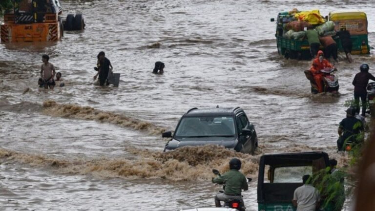 बारिश आते ही क्यों डूब जाता है गुरुग्राम ? सुप्रीम कोर्ट ने उठाया बड़ा सवाल