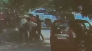 गुरुग्राम यूनिवर्सिटी के बाहर बवाल!
